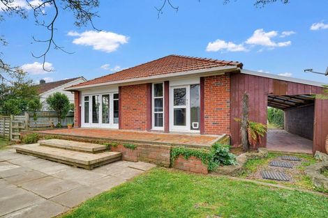 Photo of property in 59 Weston Avenue, Roslyn, Palmerston North, 4414
