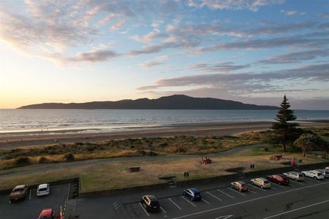 Photo of property in Ocean Apartments, 44-46 Marine Parade, Paraparaumu Beach, Paraparaumu, 5032