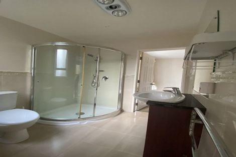 Photo of property in 4 Luxor Place, Massey, Auckland, 0614