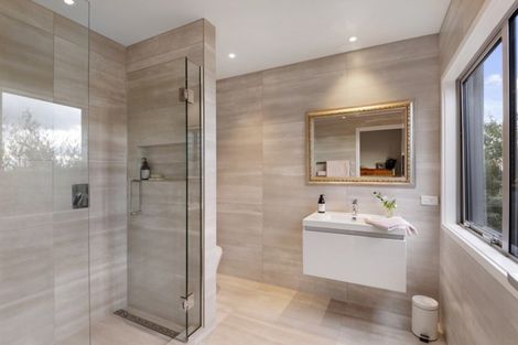 Photo of property in 7 Chaston Close, Westmorland, Christchurch, 8025