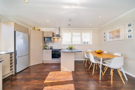 Photo of property in 11 Hector Grove, Trentham, Upper Hutt, 5018