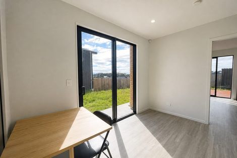 Photo of property in 32 Puwha Street, Massey, Auckland, 0614