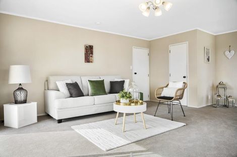 Photo of property in 76a Highland Park Drive, Highland Park, Auckland, 2010