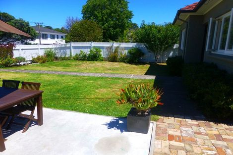 Photo of property in 6 Nelson Avenue, Northcote Point, Auckland, 0627