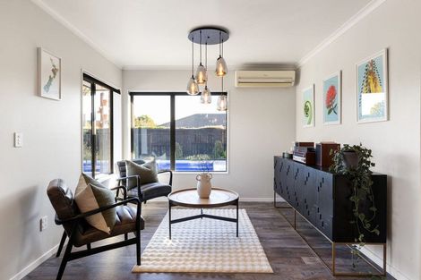 Photo of property in 28 Madison Street, Cambridge, 3434