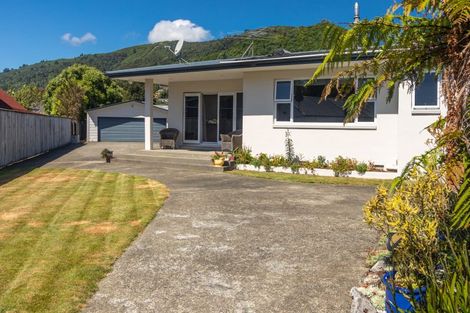 Photo of property in 36 Kent Street, Picton, 7220