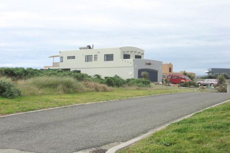 Photo of property in 4 Ngati Huia Place, Waitarere Beach, Levin, 5510