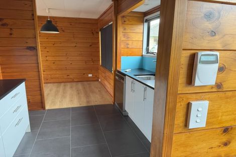 Photo of property in 49 Norcross Avenue, Henderson, Auckland, 0612