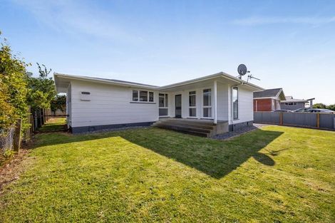 Photo of property in 37 Kamahi Avenue, Hawera, 4610
