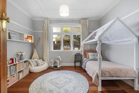 Photo of property in 65 Marine Parade, Seatoun, Wellington, 6022