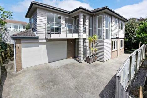 Photo of property in 11a Gerwyn Place, Pakuranga Heights, Auckland, 2010
