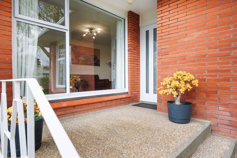 Photo of property in 393 Ruahine Street, Terrace End, Palmerston North, 4410