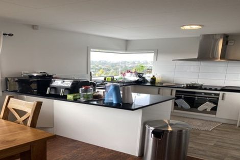 Photo of property in 1/3 Valecrest Place, Bayview, Auckland, 0629