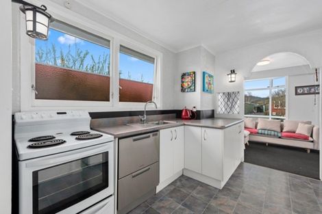 Photo of property in 5 Parera Grove, Heretaunga, Upper Hutt, 5018