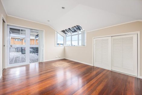 Photo of property in 386 Lake Road, Takapuna, Auckland, 0622