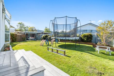 Photo of property in 4 Sequoia Place, Maoribank, Upper Hutt, 5018