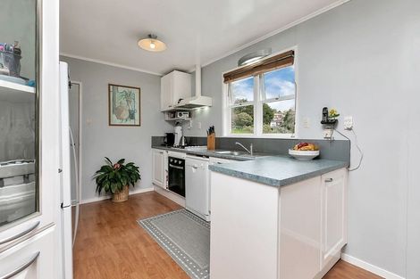 Photo of property in 21 Battle Place, Glenfield, Auckland, 0629