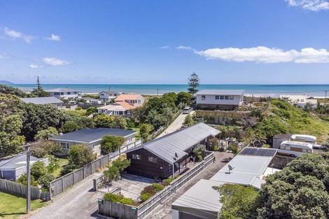 Photo of property in 15 Babbacombe Avenue, Otaki Beach, Otaki, 5512
