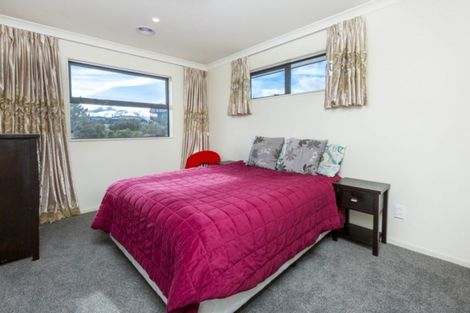 Photo of property in 24 Mount Marua Way, Timberlea, Upper Hutt, 5018
