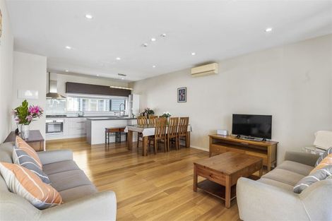 Photo of property in 44 Regent Street, Devonport, Auckland, 0624