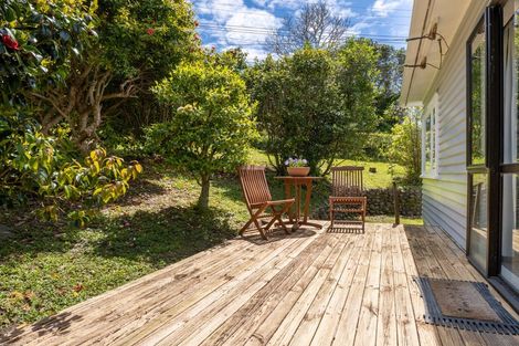 Photo of property in 7 Kiwi Crescent, Tawa, Wellington, 5028