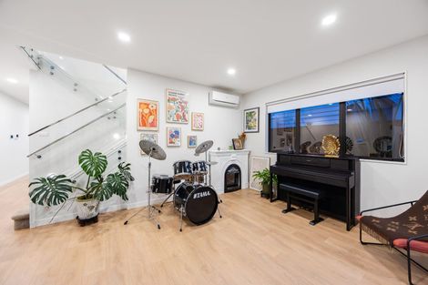 Photo of property in 41 Windlass Street, Long Bay, Auckland, 0630