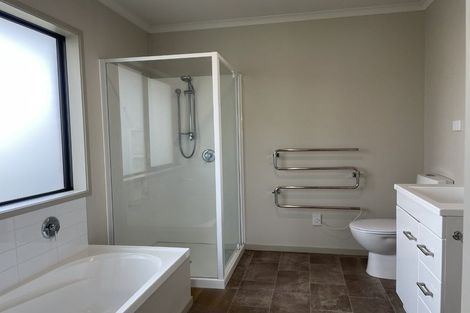 Photo of property in 78 Sunstone Crescent, Timberlea, Upper Hutt, 5018