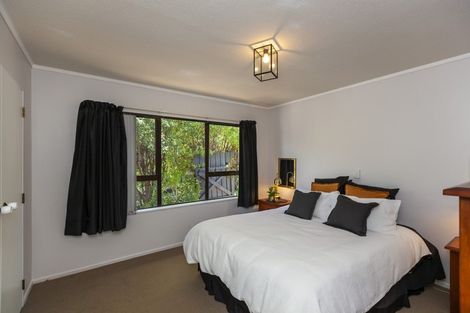 Photo of property in 20 Hookway Grove, Paraparaumu, 5032