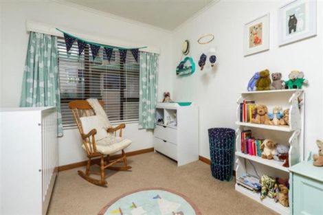 Photo of property in 33 Tui Glen Road, Birkenhead, Auckland, 0626