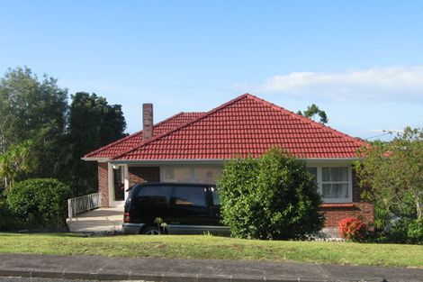 Photo of property in 24 Raymond Terrace, Northcote, Auckland, 0627