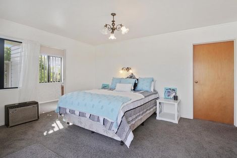 Photo of property in 4 Channel View Road, Clarks Beach, Pukekohe, 2679