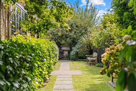 Photo of property in 28 Kempton Street, Greytown, 5712