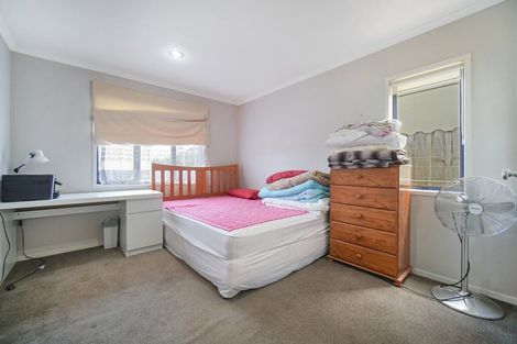 Photo of property in 27 Sonoma Crescent, Oteha, Auckland, 0632