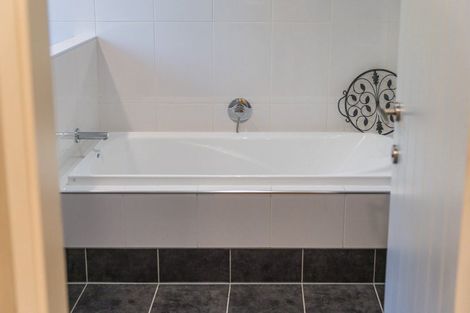 Photo of property in 208 Mapara Road, Acacia Bay, Taupo, 3385