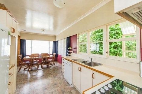 Photo of property in 3 Oakland Avenue, Saint Johns Hill, Whanganui, 4500
