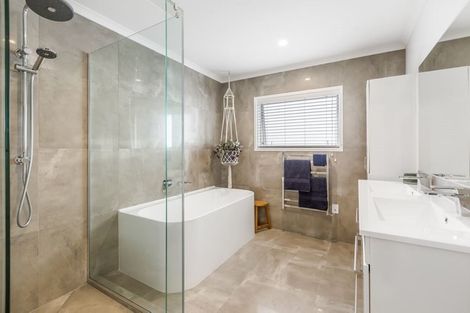 Photo of property in 19 Penton Road, Stanmore Bay, Whangaparaoa, 0932