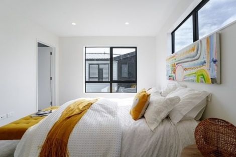 Photo of property in 4b Unsworth Drive, Unsworth Heights, Auckland, 0632