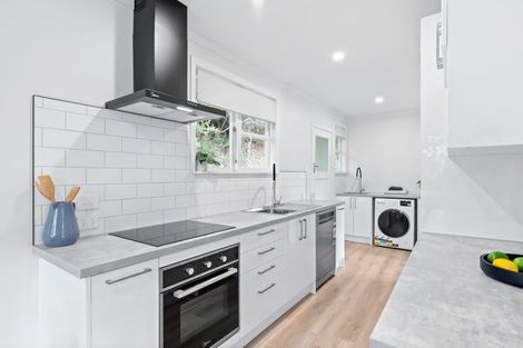 Photo of property in 7 Thomson Grove, Stokes Valley, Lower Hutt, 5019