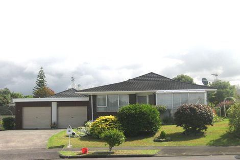 Photo of property in 15 Faith Bullock Place, New Lynn, Auckland, 0600