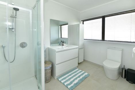 Photo of property in 75 Bay Street, Red Beach, 0932