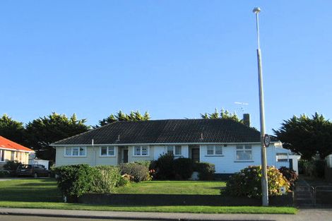 Photo of property in 92 Main Road, Titahi Bay, Porirua, 5022
