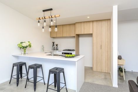 Photo of property in 6b Burns Street, Westown, New Plymouth, 4310