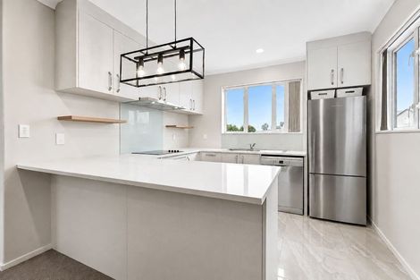 Photo of property in 19 Stitchbird Crescent, Papakura, 2110