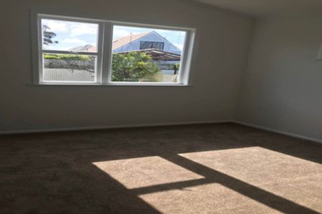 Photo of property in 32 Carbine Road, Mount Wellington, Auckland, 1060