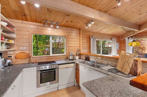 Photo of property in 64 Seabrook Avenue, New Lynn, Auckland, 0600