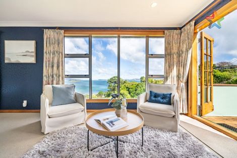 Photo of property in 2 Singers Road, Korokoro, Lower Hutt, 5012