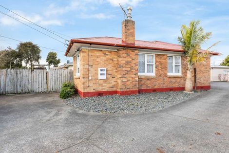 Photo of property in 8 Rollerson Street, Papakura, 2110