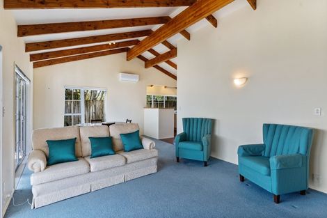 Photo of property in 2/25 College Road, Northcote, Auckland, 0627