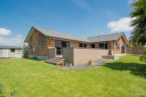 Photo of property in 2 Waterside Drive, Pyes Pa, Tauranga, 3112