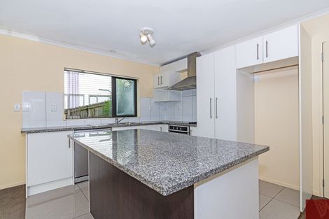 Photo of property in 117 Keri Vista Rise, Papakura, 2110